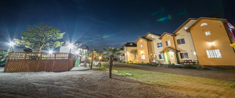 Red Windmill Pension Jeju Exterior foto